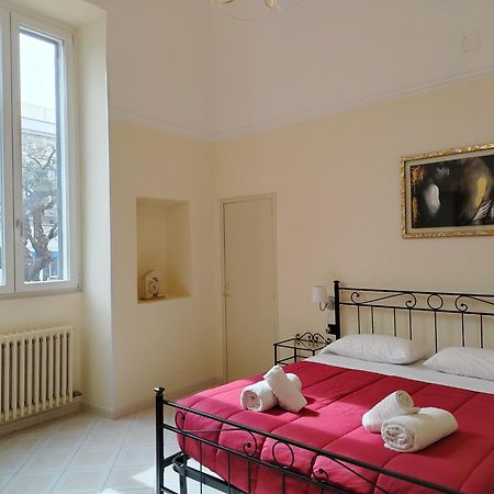 Bed and Breakfast Palazzo Castellano Lecce Exterior foto